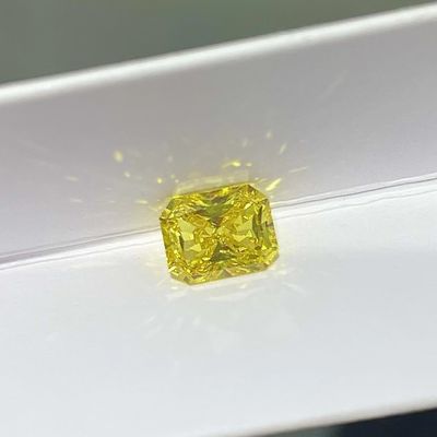빛을 내는 줄인 종합적 실험실은 노란 다이아몬드 2-2.99 캐럿을 만들었습니다