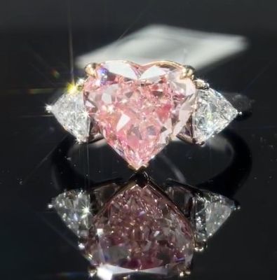 맞춤형 심장 절단 실험실 만든 다이아몬드 반지 분홍색 보석 4.03ct 삼석 스타일